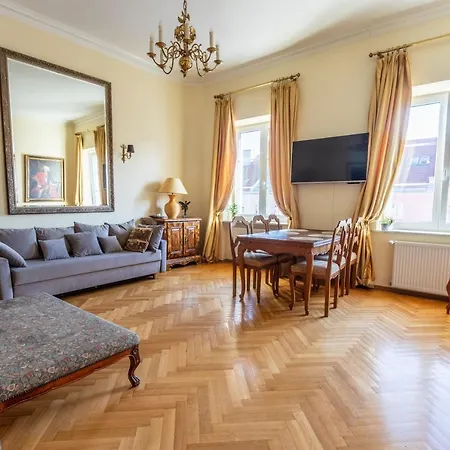 Apartman Luster I Obrazow Varsó