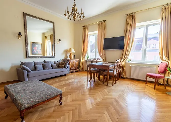 Apartment Luster I Obrazow Warschau