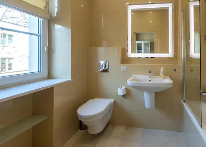 Luster I Obrazow Apartment